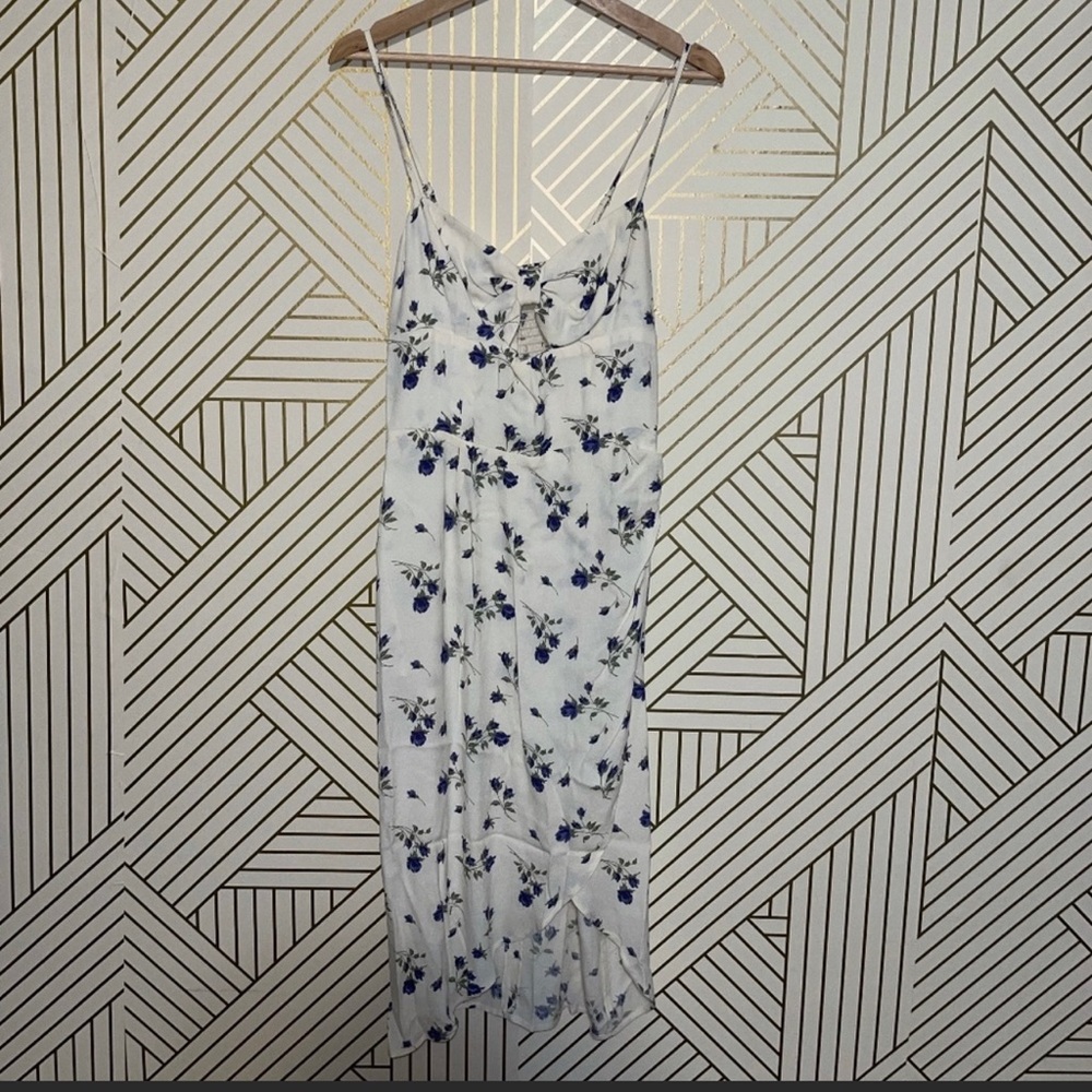 Dress - Picture 5 of 6